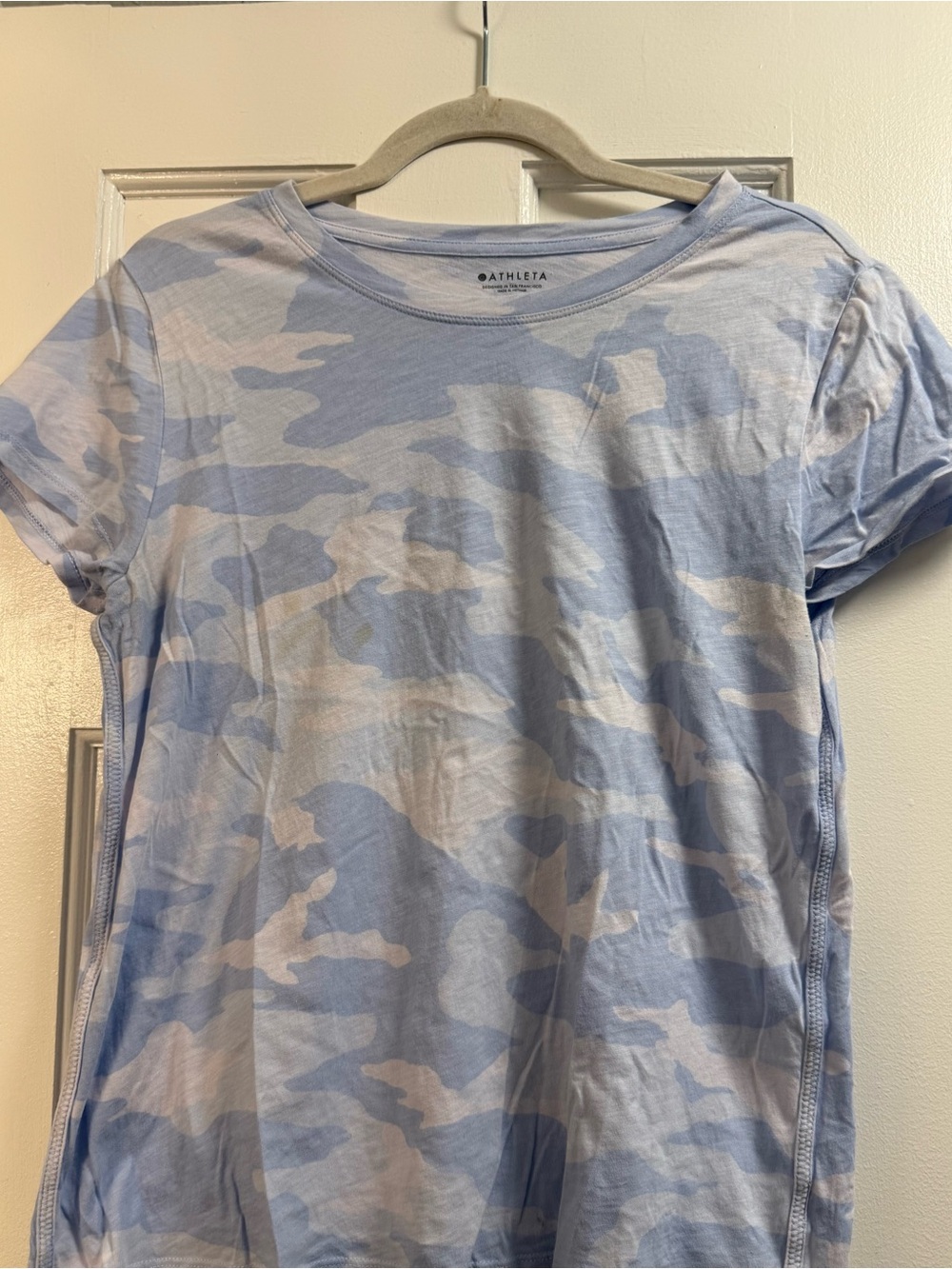 Athleta Light Blue Camo Short Sleeve Tee, Sz M, Like New